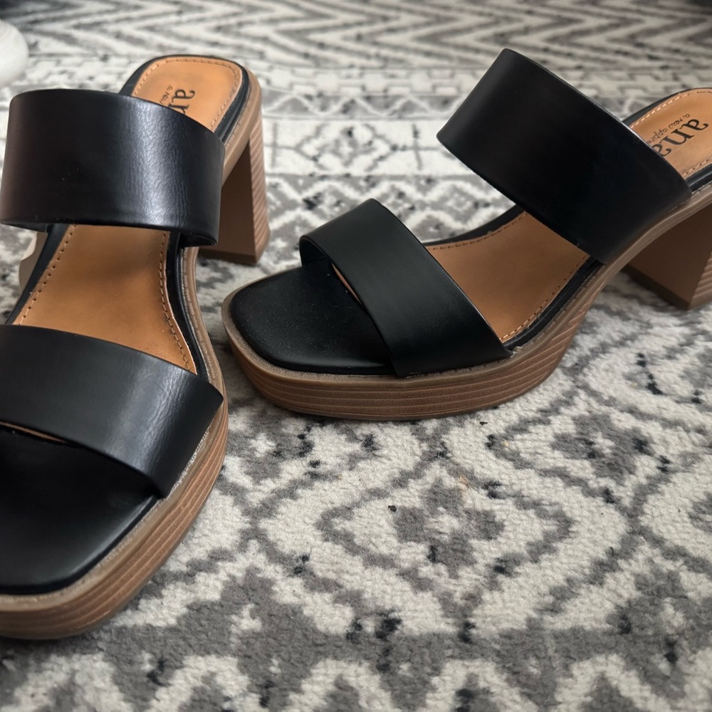 Black Women's Block Heel Sandals